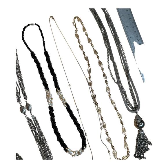 Vintage Necklaces Mixed Lot Silver Tone Gold Tone Various Eras Styles - Picture 5 of 5